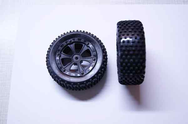 BS213-033 BSD Racing TIRE UNIT FRONT BUGGY 1:10